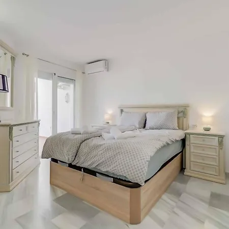 134 - Stylish Modern With Pool, Mijas Apartment