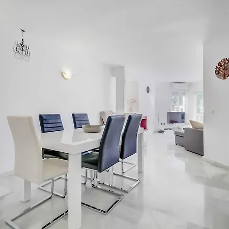 134 - Stylish Modern With Pool, Mijas アパート *