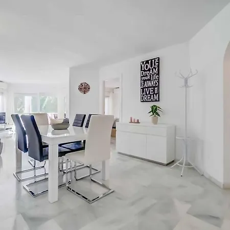 134 - Stylish Modern With Pool, Mijas Apartment Malaga