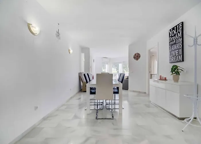 134 - Stylish Modern With Pool, Mijas Appartamento