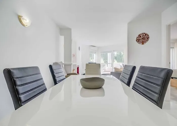 134 - Stylish Modern With Pool, Mijas *