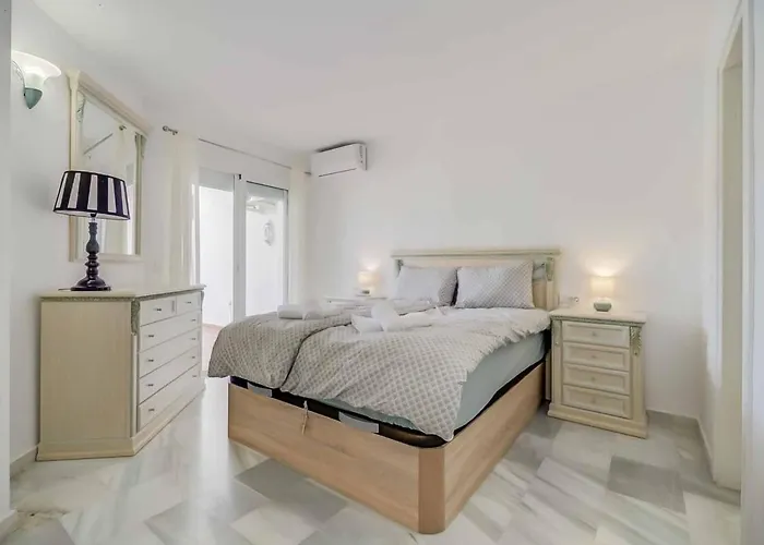134 - Stylish Modern With Pool, Mijas Appartamento
