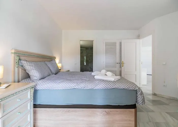 134 - Stylish Modern With Pool, Mijas *